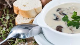 Лесна гъбена супа с масло