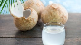Как кокосовата вода прави кожата по-красива