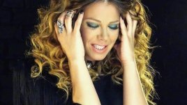 Емилия роди момиченце