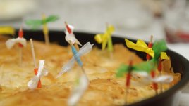 Изтегли си късметче от баницата за новата година