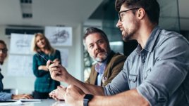 Дразнещи навици в разговора, които отблъскват околните