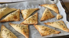 Бързи кифлички със сирене и ким