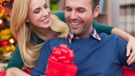 Коледни подаръци за него според зодията