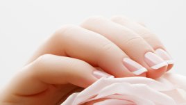 Какви са възможните причини за разслояване на ноктите? 
