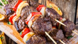 Свински шишчета в марината