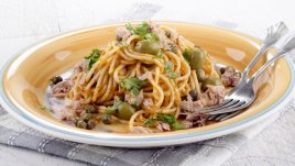 Спагети с риба тон и маслини