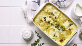 Печени картофи със сметана и сирене