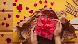 Идеи за коледен подарък за учител