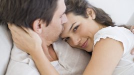 Всяко момиче прави това в началото на връзката, но не признава!