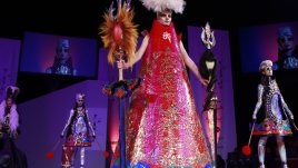 Защо не трябва да хвърляме старите си дрехи?