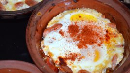 Бързо гювече с колбас