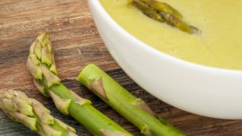 Зеленчукова супа със зелени аспержи