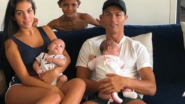 Кристиано Роналдо сияе с децата и Джорджина