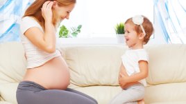 По какво си приличат бременните с малките деца?