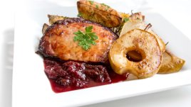 Свински медальони с круши