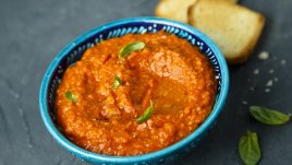 Разядка с пармезан и печени чушки