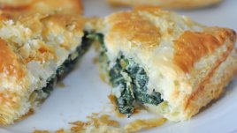 Мини гръцки бюрек със спанак и сирене 