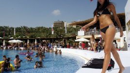 Какво причинява кокоши трън?