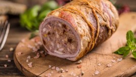 Свинско руло с ароматна плънка