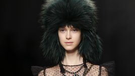 Красиви гердани с камъни и перли