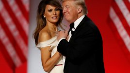 Първият танц на Доналд и Мелания Тръмп като президентско семейство