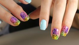 Как да комбинирате цвят тюркоаз в маникюра 