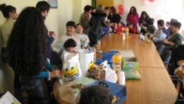 Подари една детска усмивка