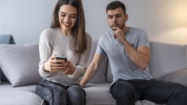 7 знака, че партньорът ви е контролиращ