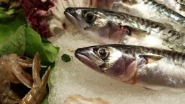 Салата с пушена риба