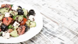 Гръцка салата с киноа 