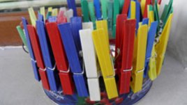 Кутия за щипките за пране