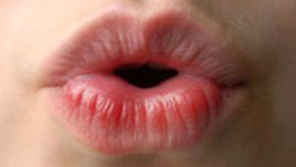 Грижа за сочни и млади устни