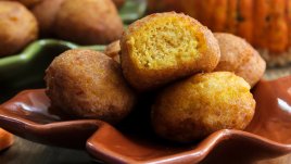 Тиквени захаросани понички 