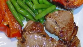 Свинско със зелен фасул и картофи