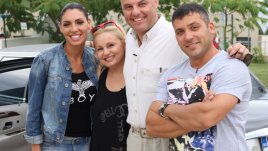 Звездният отбор на „Черешката на тортата“ работи на морето