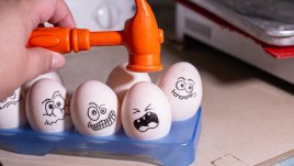 Великденски яйца със забавни физиономии (галерия)