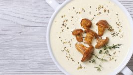 Ароматна френска супа с гъби и лук