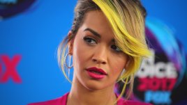 Цветни кичури в косите – хит за пролет/лято 2018