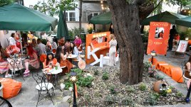 Лято с вкус на италиански аперитив в златния час на залеза