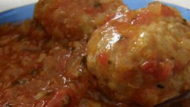 Кюфтенца в доматен сос