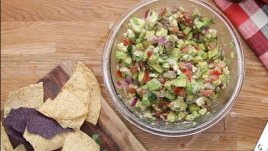 Салца с авокадо