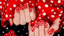 Как да си направите маникюр на точки с помощта на лепенка