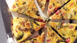 Фритата  с шунка, зеленчуци и пармезан