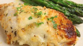 Хрупкави пилешки гърди с чесън, кашкавал и пармезан