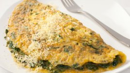 Бърз омлет със спанак и пармезан