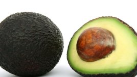 Маска с кафе и авокадо за шия и деколте