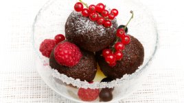 Бонбони с шоколад и захаросани плодове