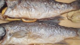 Лаврак на фурна с чеснов сос за Благовещение