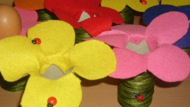 Поставки за яйца от филц – цветни и практични