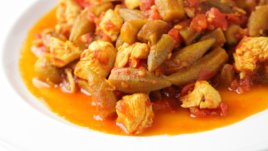 Свинско с бамя